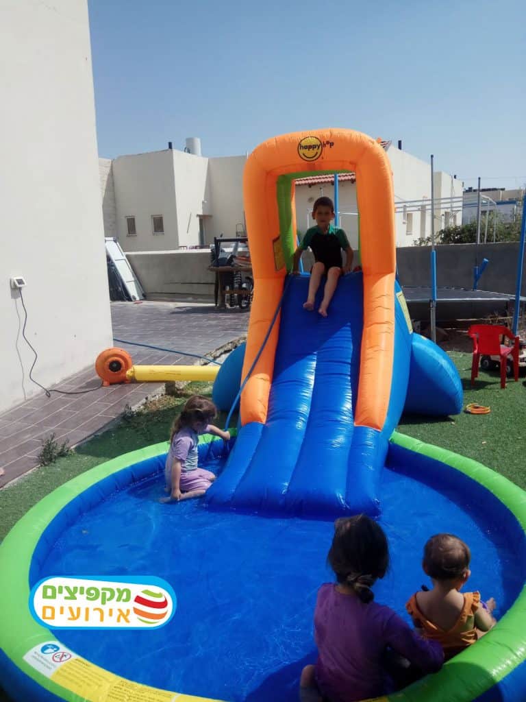 מתנפחים לאירעוים וקייטנות - בריכה מתנפחת עם מגלשה למים לקטנטנים