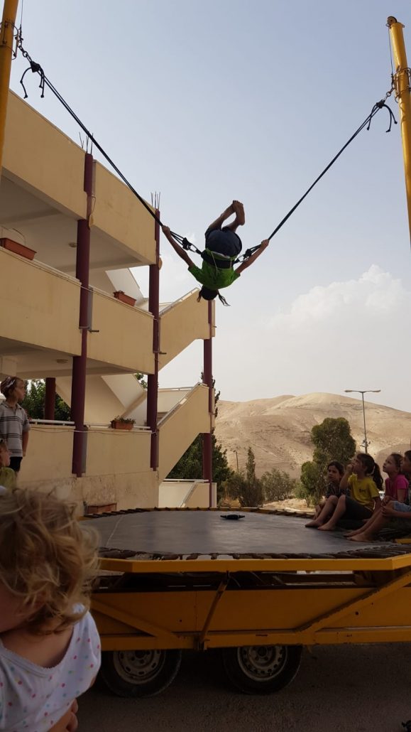 באנג'י מתנפח להשכרה לקייטנות